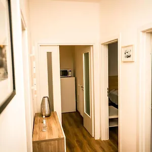 Hostly - Nicole - 2br In Full Center Apartment Pontedera